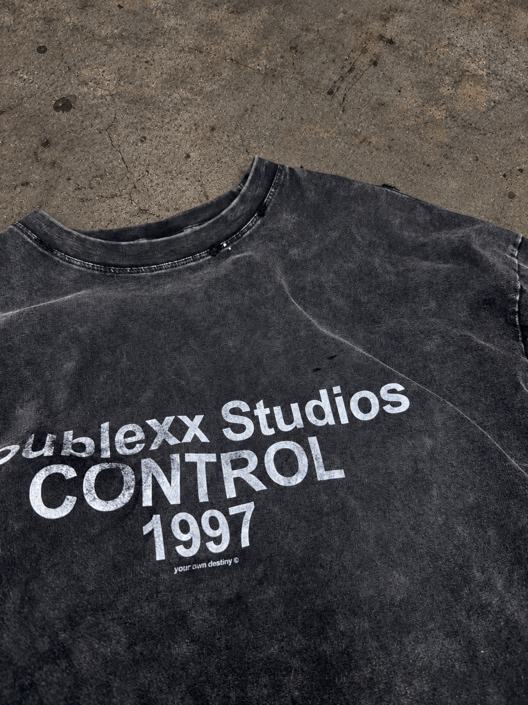 “Noir Black” Vintage wash long sleeve