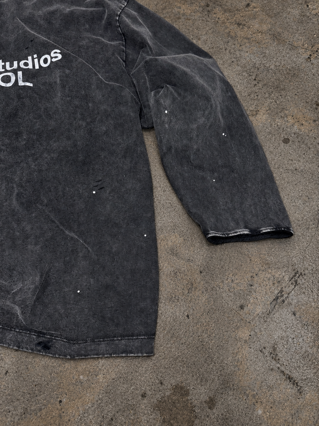 “Noir Black” Vintage wash long sleeve